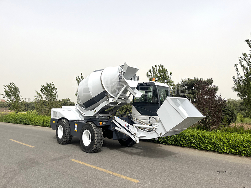 自上料攪拌車(chē)3200